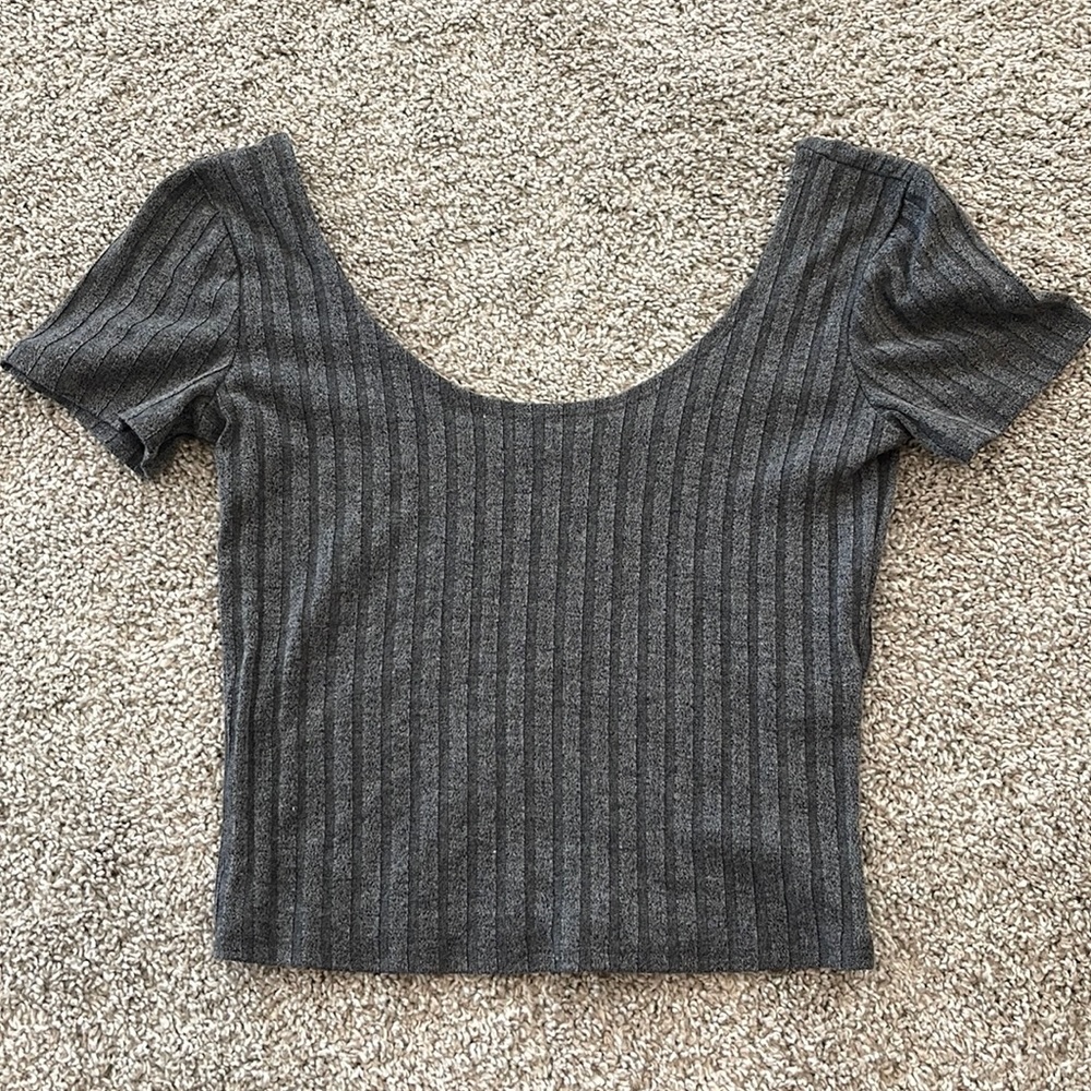 Ribbed round neck crop top